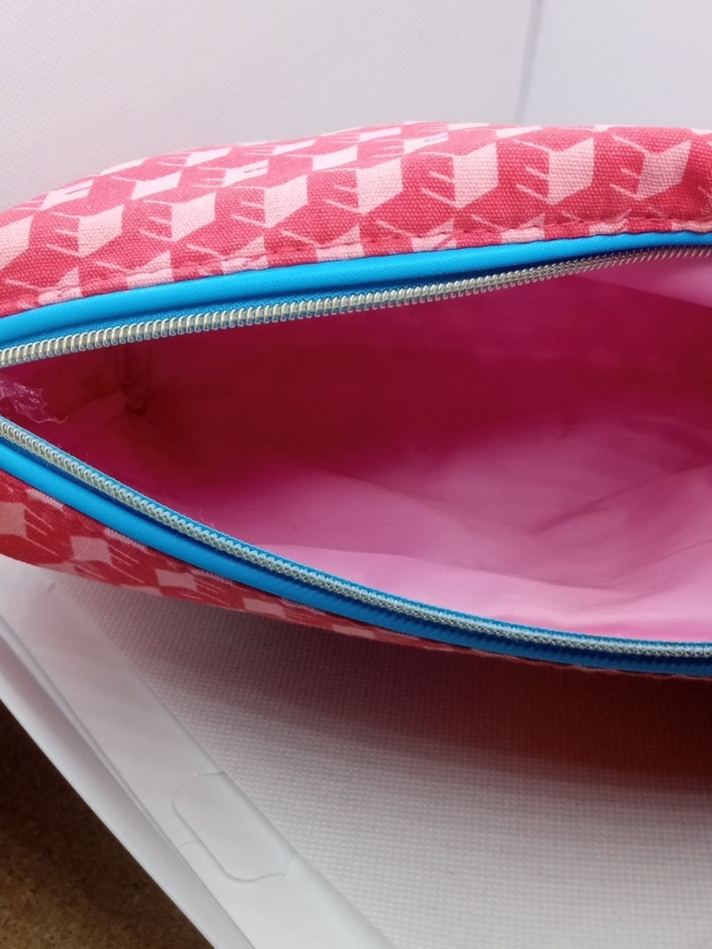 ESTEE LAUDER MAKE UP BAG - Picture 11 of 15
